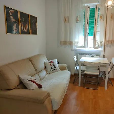 Alloggio A 2 Passi Dal Centro Apartamento
