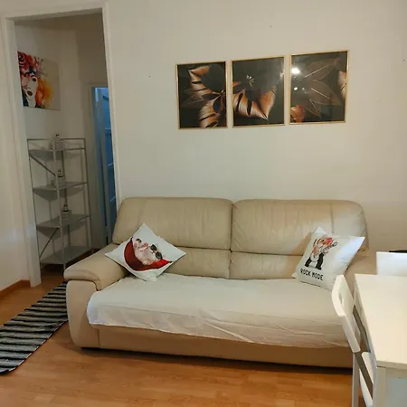 Alloggio A 2 Passi Dal Centro Apartamento